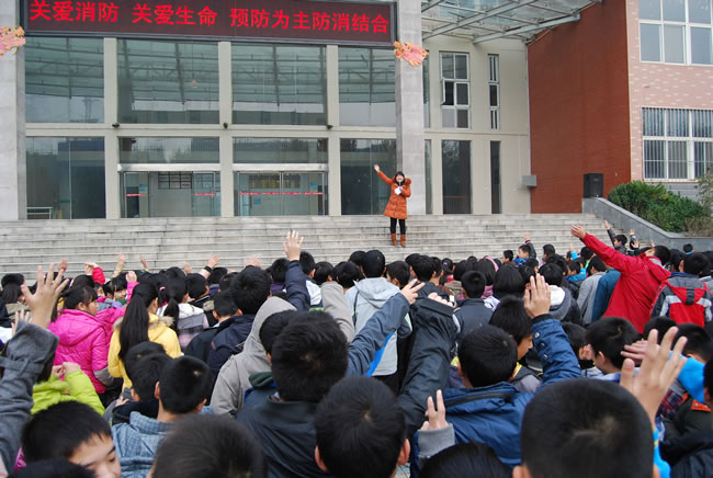 洛陽東方外國語學校課間英語