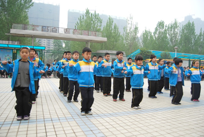 洛陽(yáng)東方外國(guó)語(yǔ)學(xué)校小學(xué)部廣播操比賽