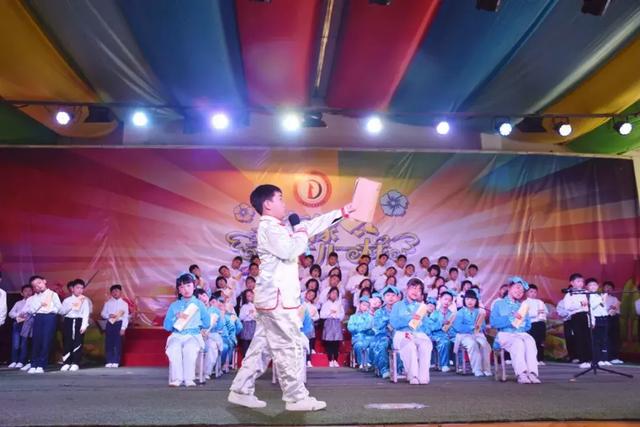 讓我們?cè)趷?ài)和信任中相遇—洛陽(yáng)東外二年級(jí)家長(zhǎng)學(xué)校