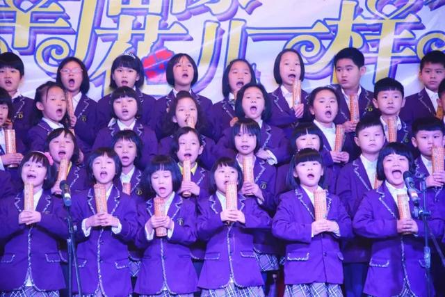 讓我們?cè)趷?ài)和信任中相遇—洛陽(yáng)東外二年級(jí)家長(zhǎng)學(xué)校