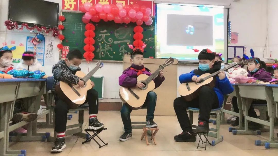 「心有家國，情系東外 」洛陽東外元旦文藝匯演圓滿落幕