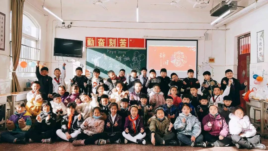 「心有家國，情系東外 」洛陽東外元旦文藝匯演圓滿落幕