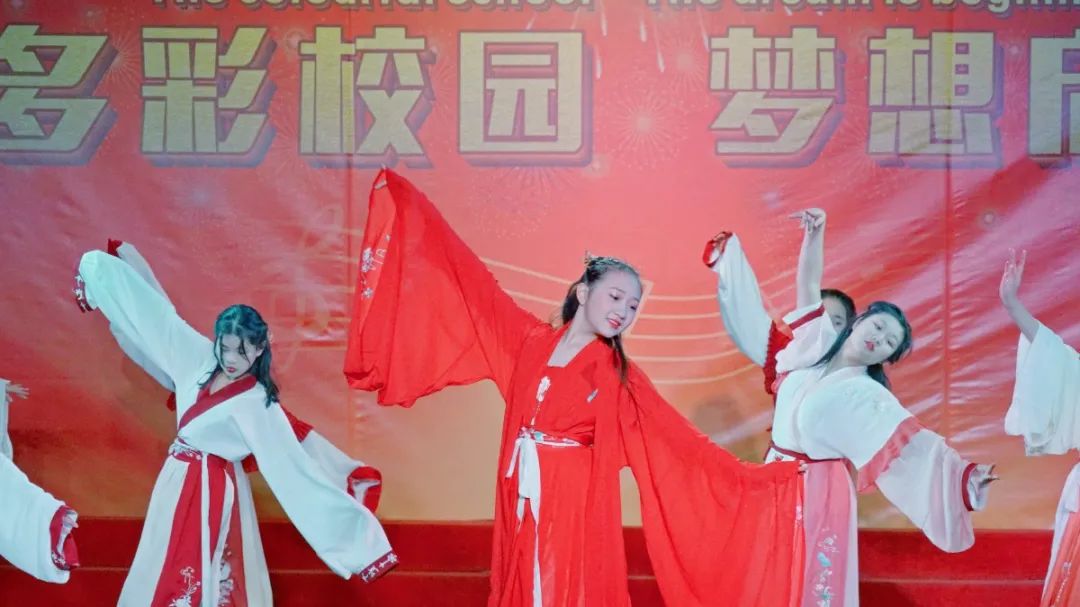 「心有家國，情系東外 」洛陽東外元旦文藝匯演圓滿落幕