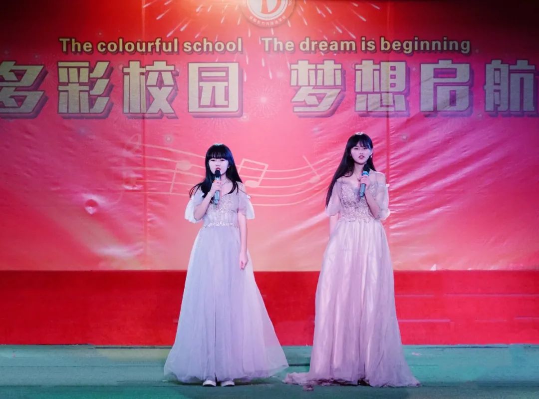 「心有家國，情系東外 」洛陽東外元旦文藝匯演圓滿落幕