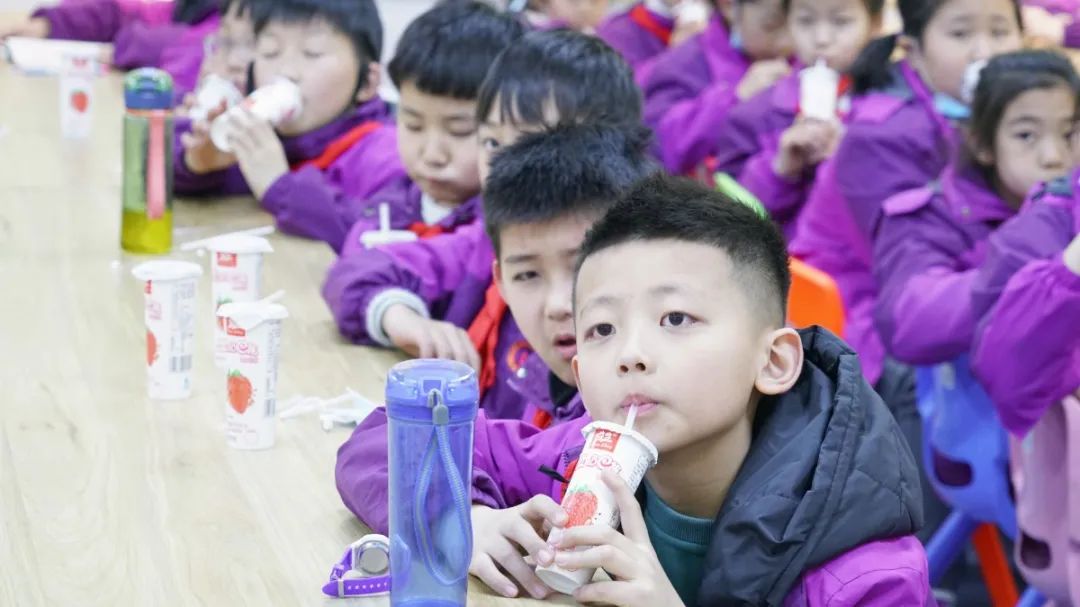 遇見春天 感受牧場生命能量—洛陽東外小學部研學系列活動(二)
