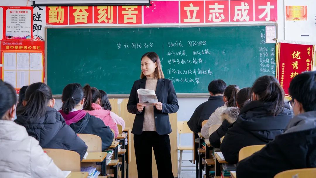 制度為綱，讓人必須做；文化鑄魂，讓人主動(dòng)做