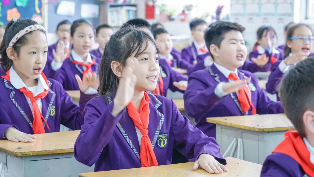 「寓教于樂 巧學古詩」東外小學部巧借撲克牌玩轉(zhuǎn)古詩詞系列活動