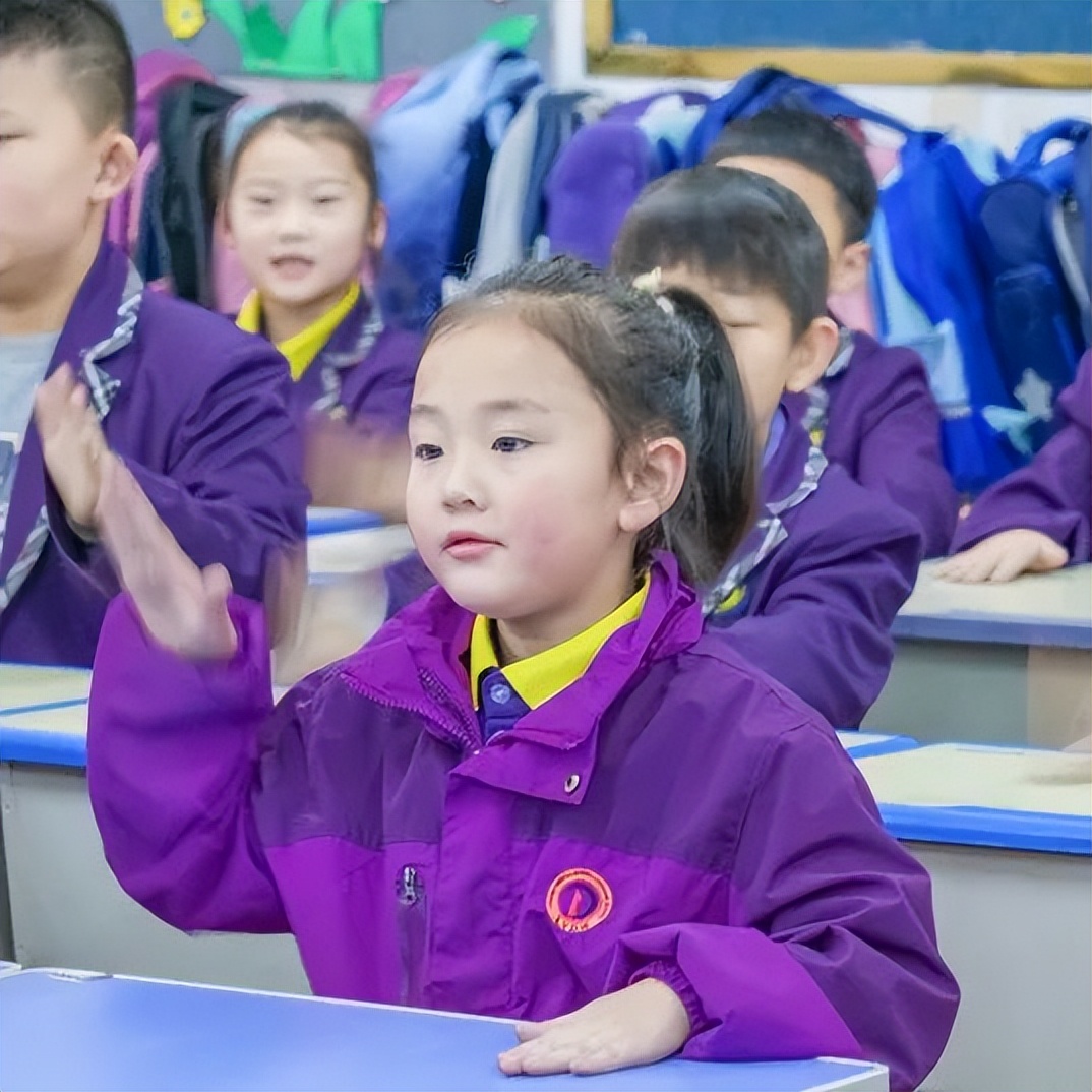 「寓教于樂 巧學古詩」東外小學部巧借撲克牌玩轉(zhuǎn)古詩詞系列活動