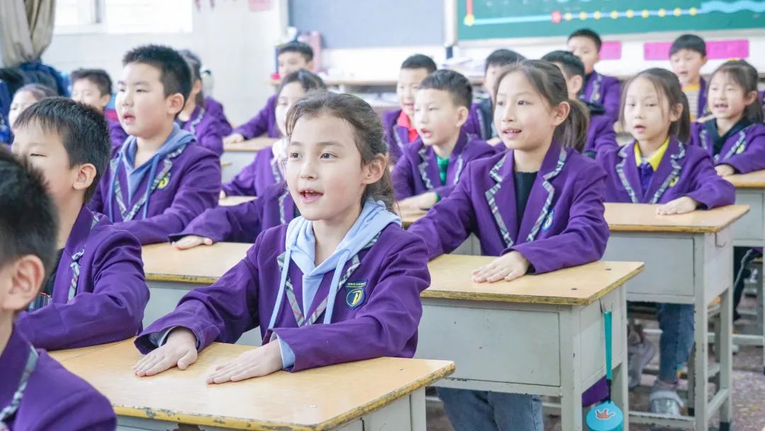 「寓教于樂 巧學古詩」東外小學部巧借撲克牌玩轉(zhuǎn)古詩詞系列活動