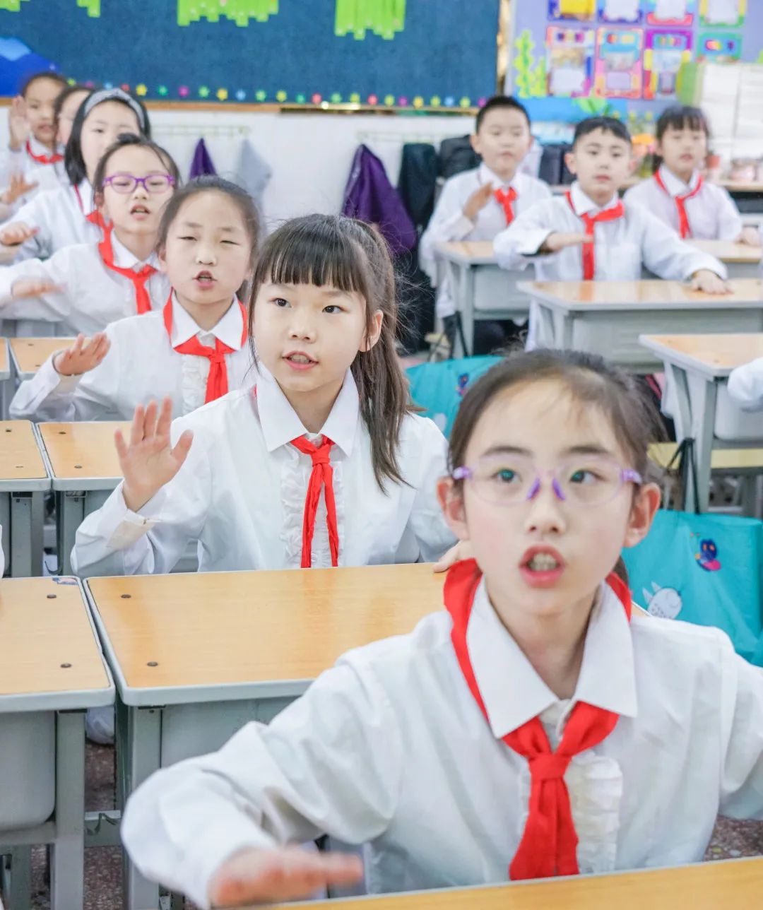 「寓教于樂 巧學古詩」東外小學部巧借撲克牌玩轉(zhuǎn)古詩詞系列活動