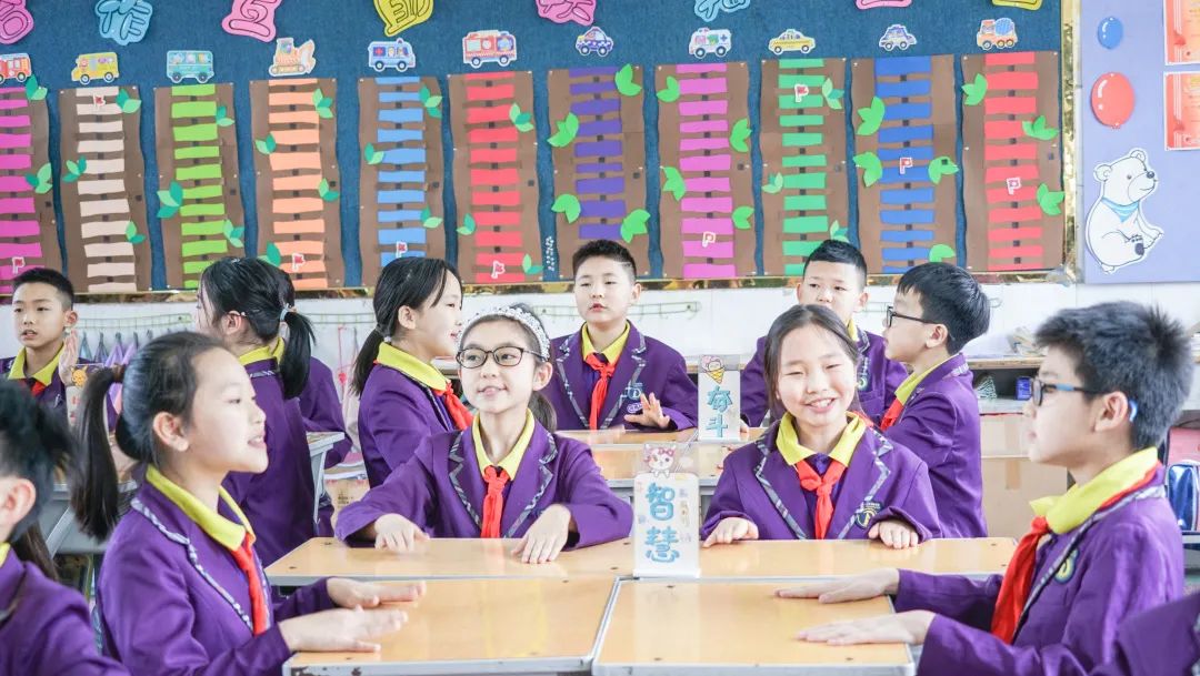 「寓教于樂 巧學古詩」東外小學部巧借撲克牌玩轉(zhuǎn)古詩詞系列活動