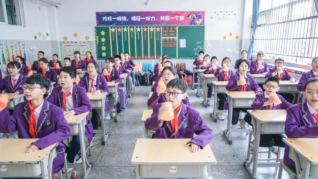 「寓教于樂 巧學古詩」東外小學部巧借撲克牌玩轉(zhuǎn)古詩詞系列活動