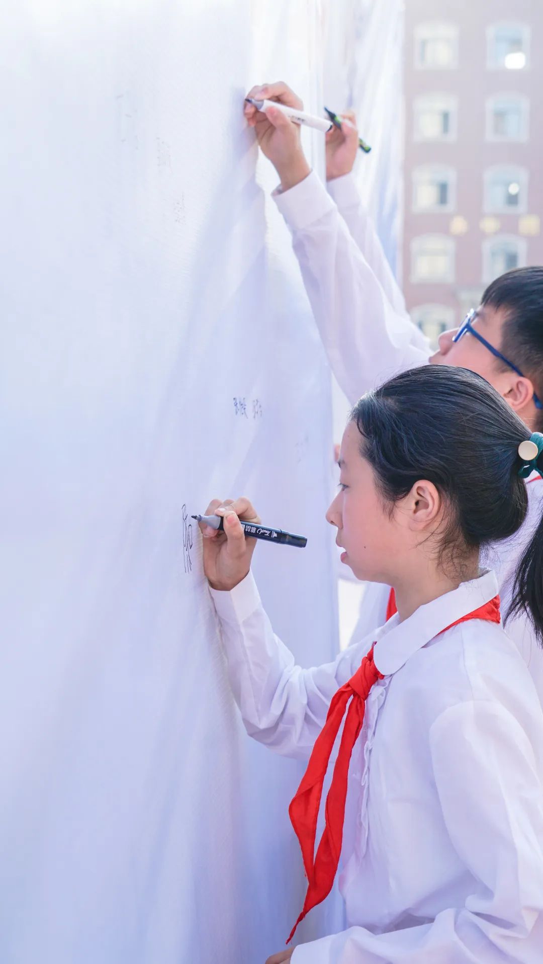 青春不散場(chǎng)，追夢(mèng)再出發(fā)——洛陽東外2022屆小學(xué)生畢業(yè)典禮
