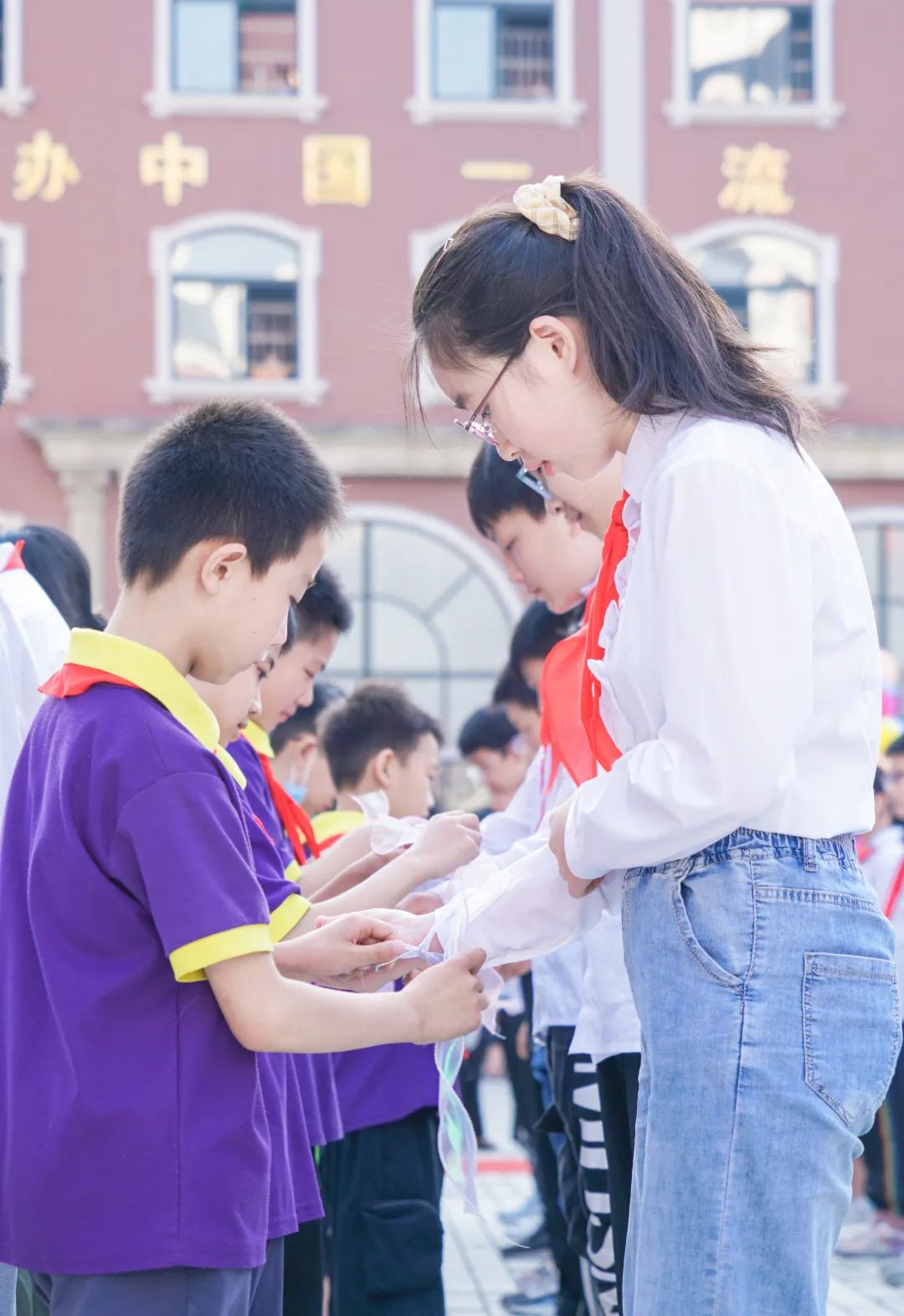 青春不散場(chǎng)，追夢(mèng)再出發(fā)——洛陽東外2022屆小學(xué)生畢業(yè)典禮