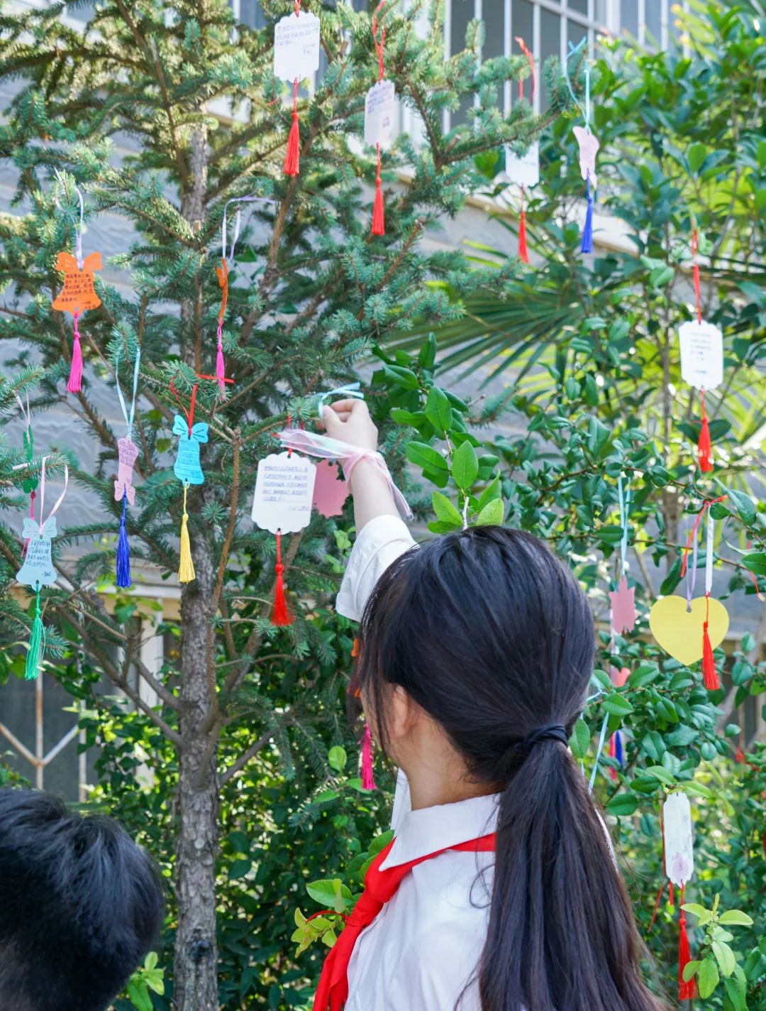 青春不散場(chǎng)，追夢(mèng)再出發(fā)——洛陽東外2022屆小學(xué)生畢業(yè)典禮