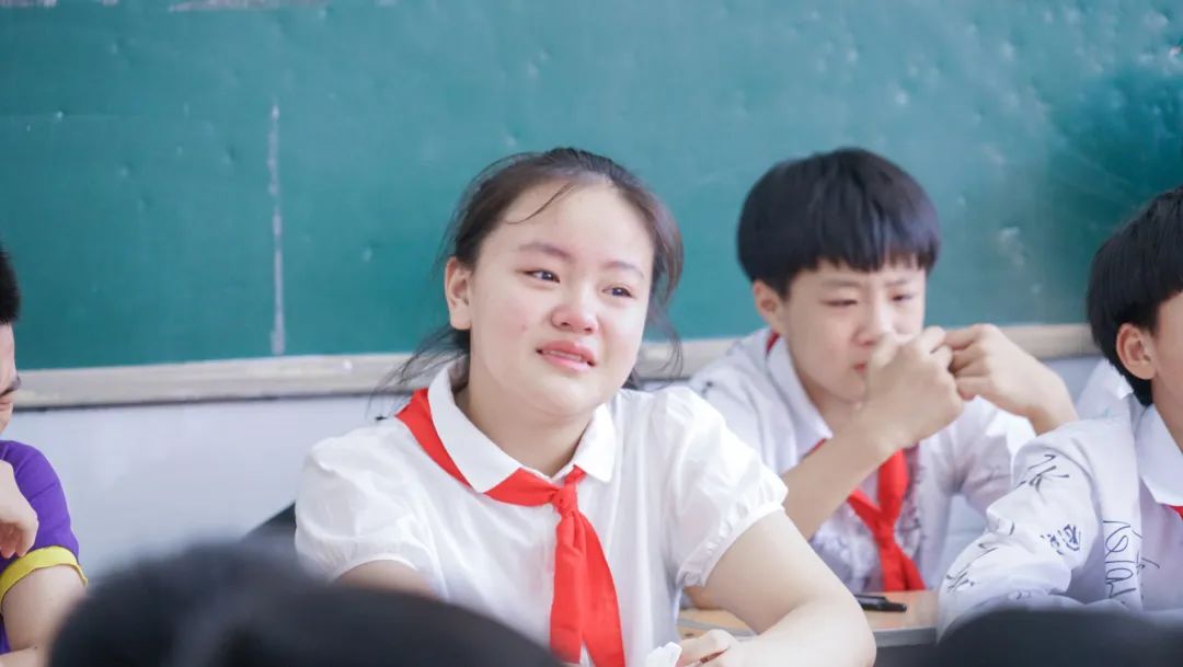 青春不散場(chǎng)，追夢(mèng)再出發(fā)——洛陽東外2022屆小學(xué)生畢業(yè)典禮