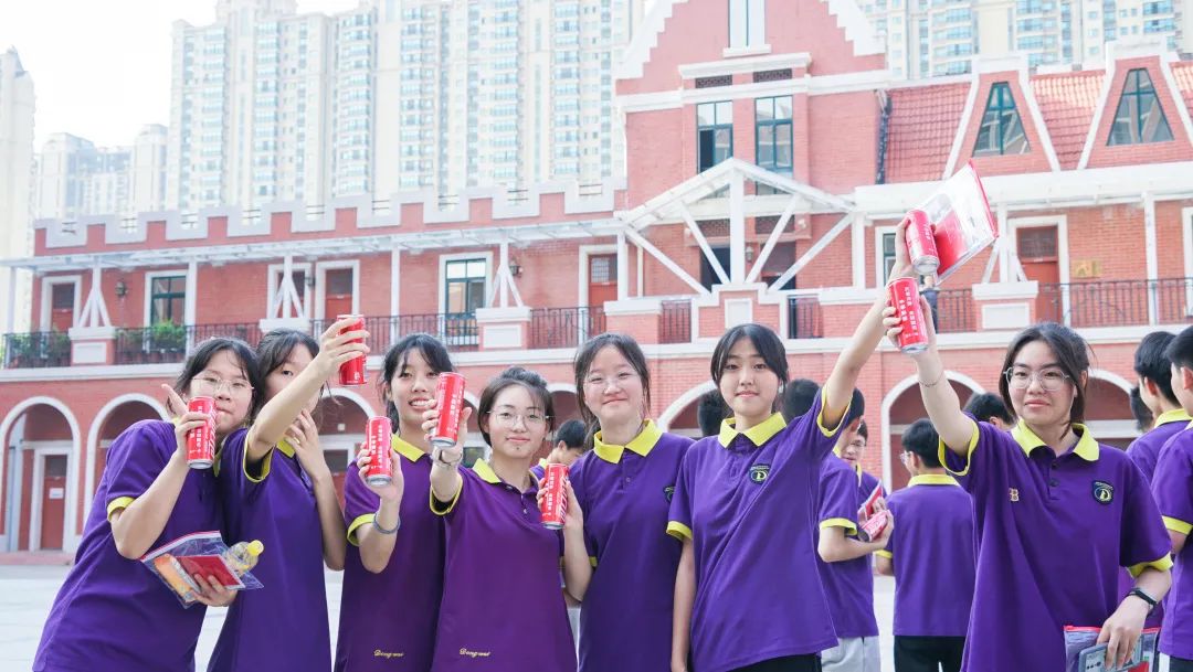 青春綻放 夢(mèng)想起航——洛陽(yáng)東外初中部2022級(jí)畢業(yè)典禮暨壯行大會(huì)